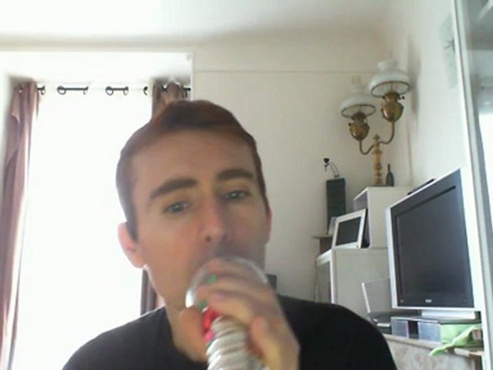 Wiwi égratigne "la prière" de Georges Brassens