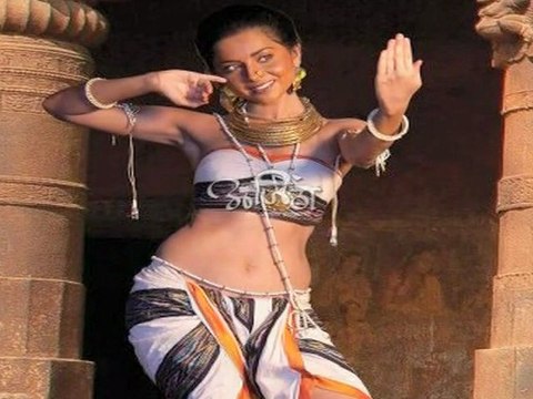 Marathi Movie Ajintha Review - Sonalee Kulkarni, Makrand Deshpande