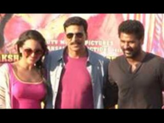 'Rowdy Rathore' - Promotional Rickshaw Race