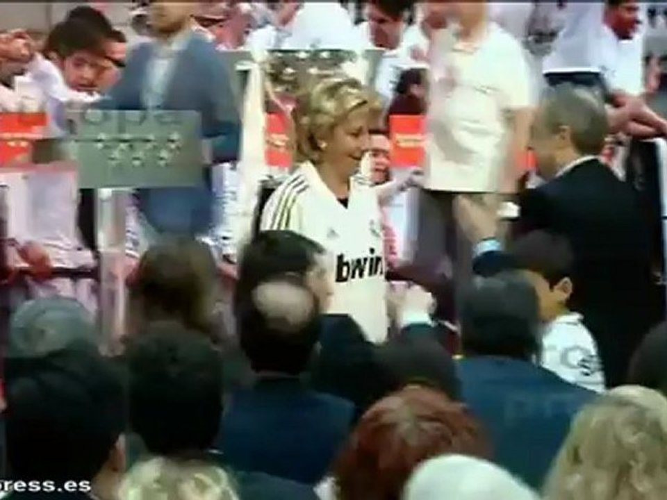 Esperanza Aguirre recibe al Real Madrid