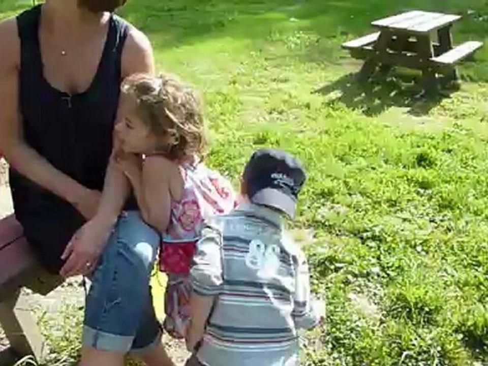 Course après un bisou de Manon