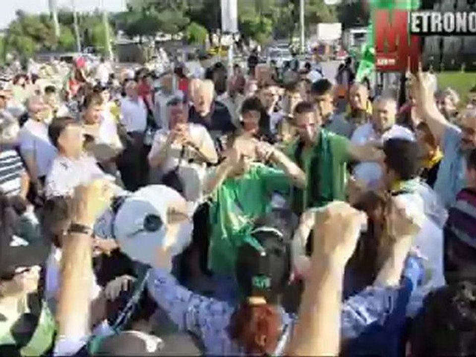 akhisar-taraftarı-ayak-bastı