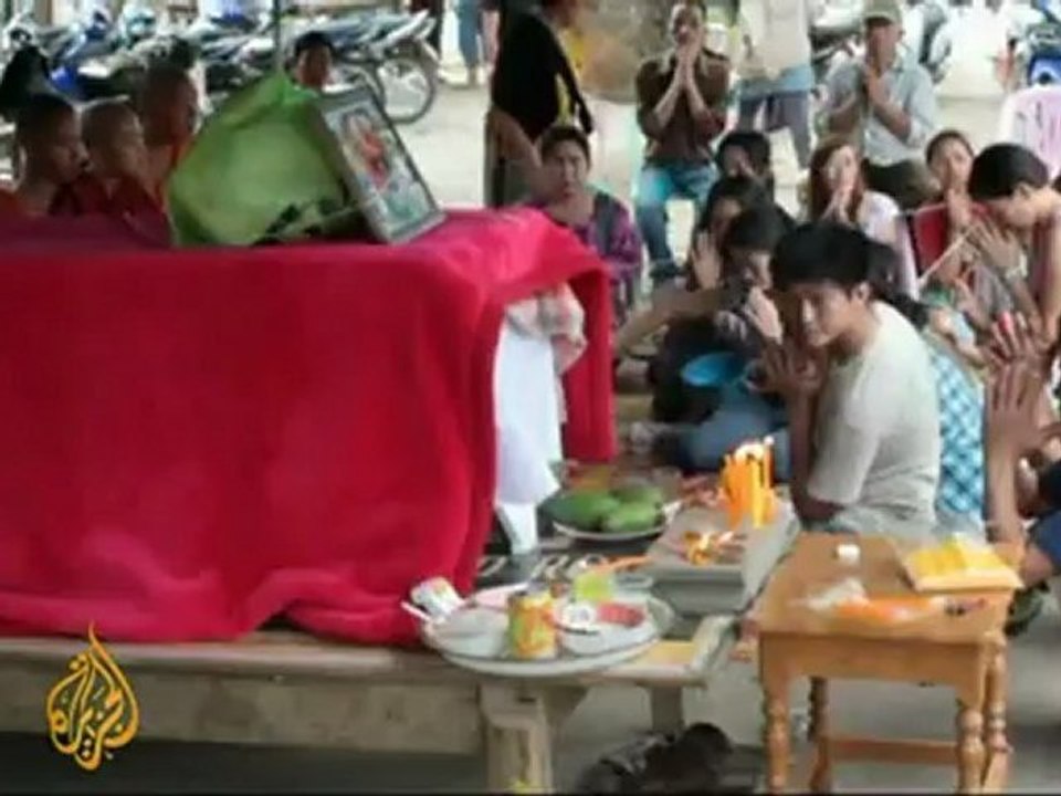 Myanmar quake victims see no urgent relief