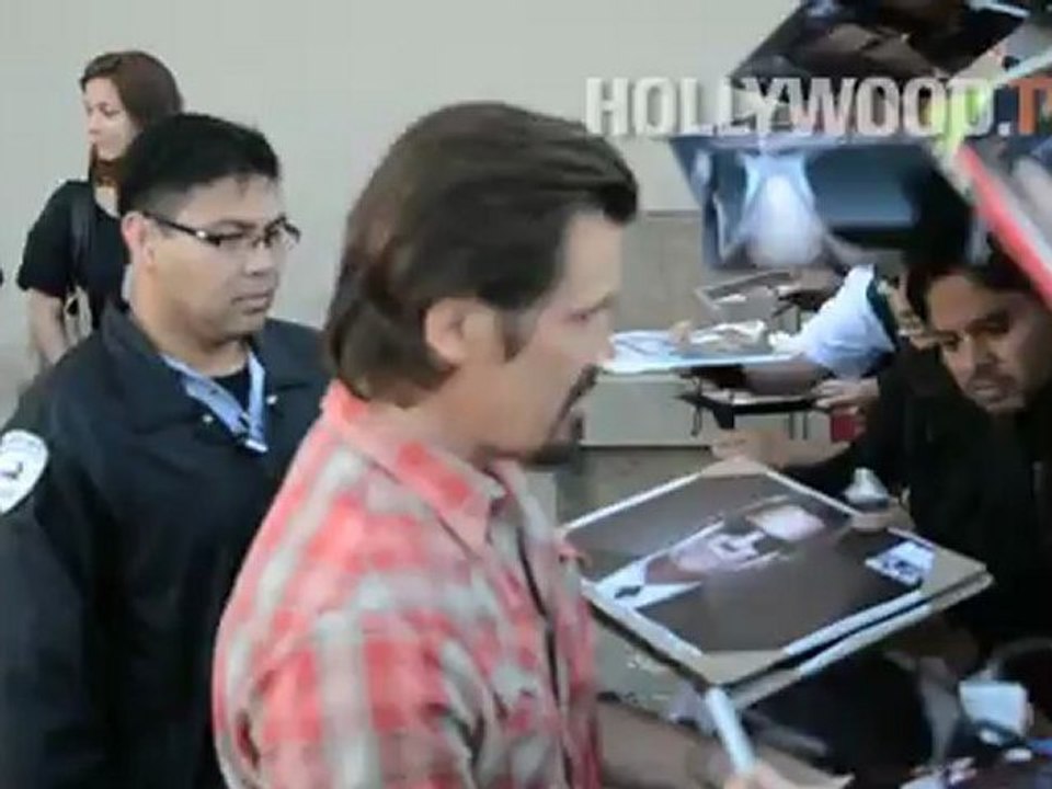 Josh Brolin causes a stir at Jimmy Kimmel Live! - Hollywood.TV