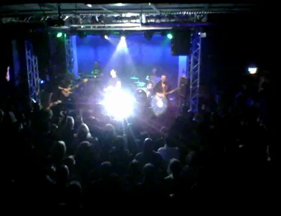 Rock 'n' Roll Children feat. George Eikosipentakis On Vocals-"Falling Off The Edge Of The World"