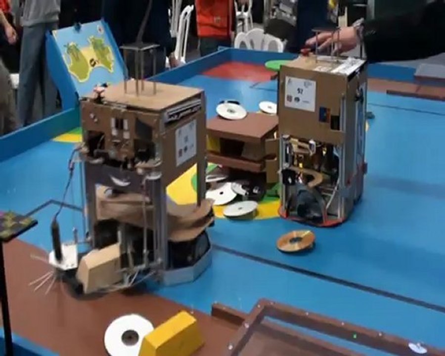 Arialix 2009 - Arialix 2010, match amical à la coupe de france de robotique 2012