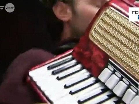L'Accordéon, Moi J'aime 2012, avec Lucie Carton & HLaiMe [JT RTBF]