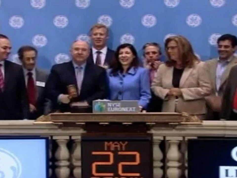 Facebook Flops Again As Wall Street Ends Flat