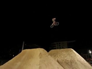 Test BMX dirt - FISE 2012 by Victor Cuartero