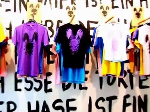 'Eat me, Alice' by Luis Vidal