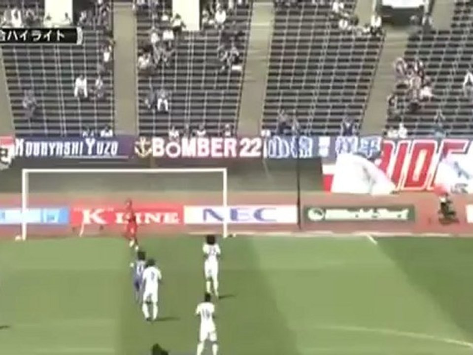 Toshihiro Aoyama marque de son propre camp avec Sanfrecce Hiroshima