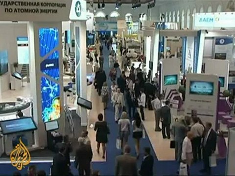 Russia builds first floating nuclear plant