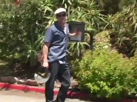 Angelina Jolie buys Brad Pitt helicopter, flying lessons‎