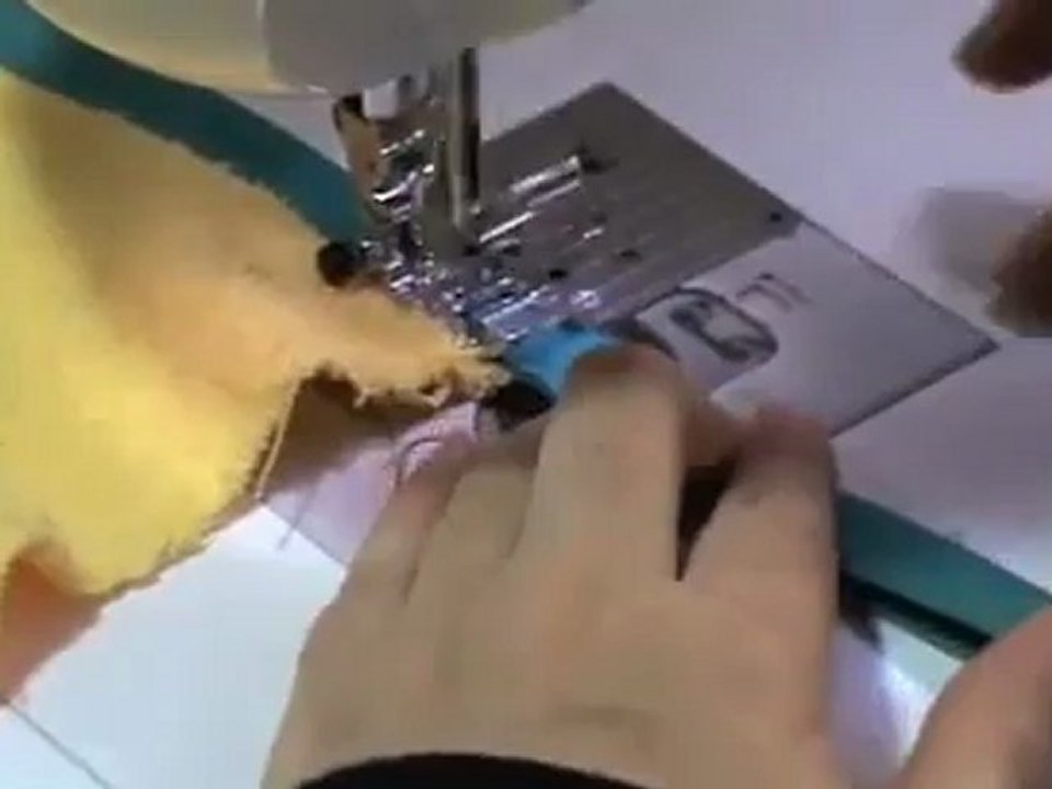 Sortie de bain enfant -Episode 4 - www.cours-de-couture-en-ligne.com