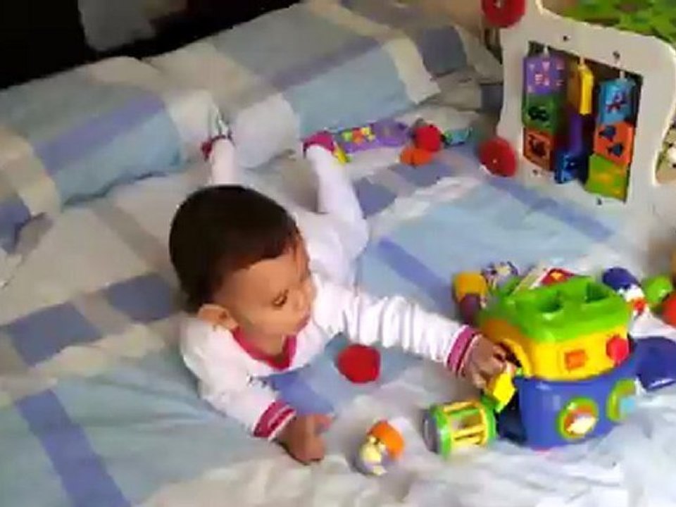 Au lit, sur le ventre