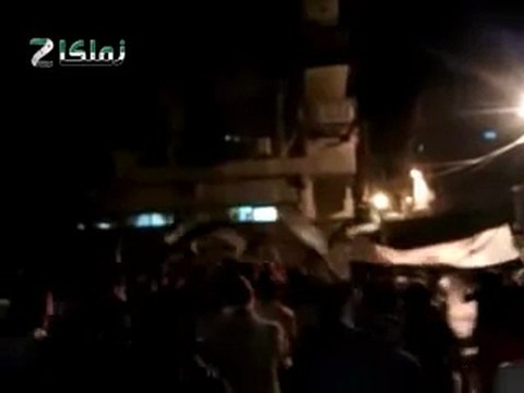 Syria فري برس ريف دمشق زملكا مظاهرة مسائية رغم الحصار بدنا تسليح الثوار15 5 2012 Damascus