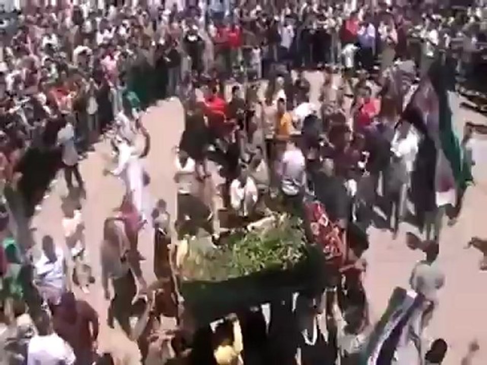Syria فري برس درعا ‫داعل تشييع الشهيد البطل أيمن عبد السلام البكار15 5 2012 Daraa