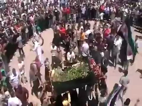 Syria فري برس درعا ‫داعل تشييع الشهيد البطل أيمن عبد السلام البكار15 5 2012 Daraa