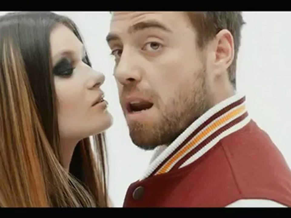 Murat Dalkılıç - Bir Güzellik Yap (Official Klip)