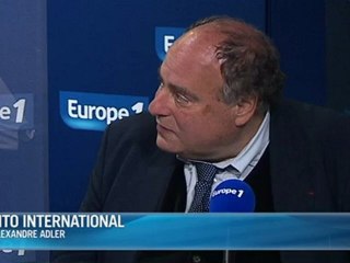 Maman s'occupe de son bambin