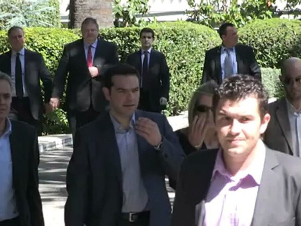 Antrittsbesuch mit Hindernissen: Hollande bei Merkel