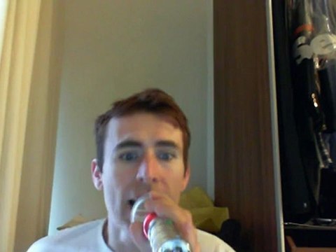 Wiwi égratigne billionaire de Travie McCoy & Bruno Mars