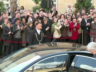 Passation de pouvoirs à Matignon: Ayrault succède à Fillon