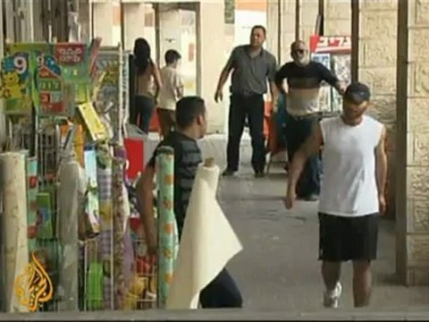 Palestinians buy homes in Israeli settlements - 25 May 09