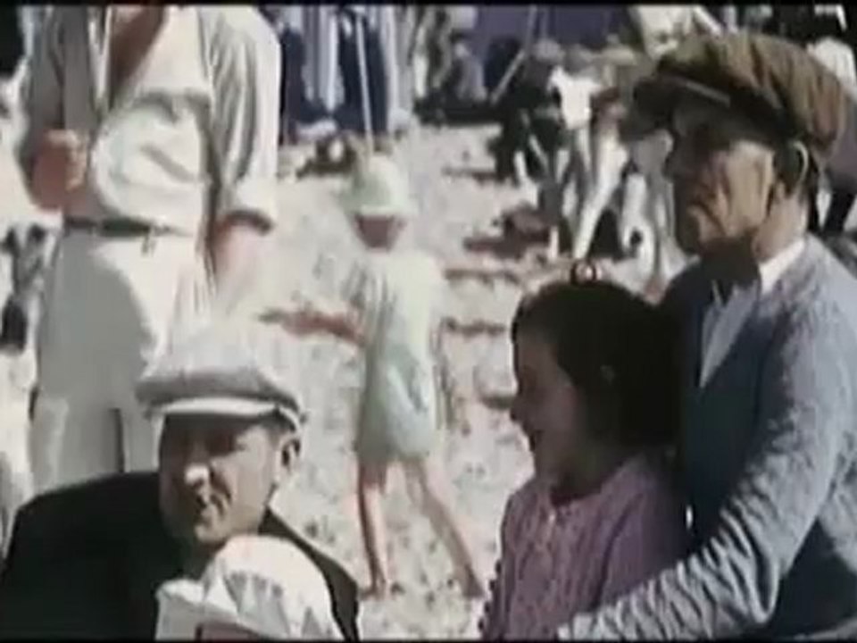 --RAY VENTURA (1938)- chanson illustrée - ""qu"est ce qu"on attend pour etre HEUREUX? ""