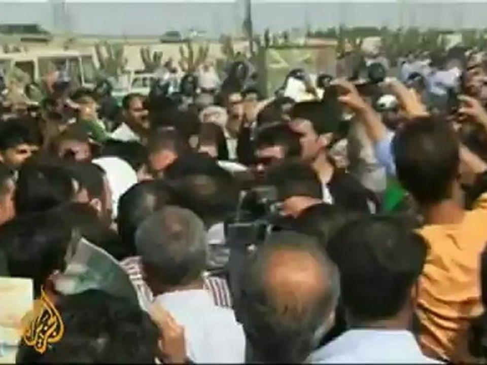 Iranian police arrest mourners at cemetery - 30 Jul 09