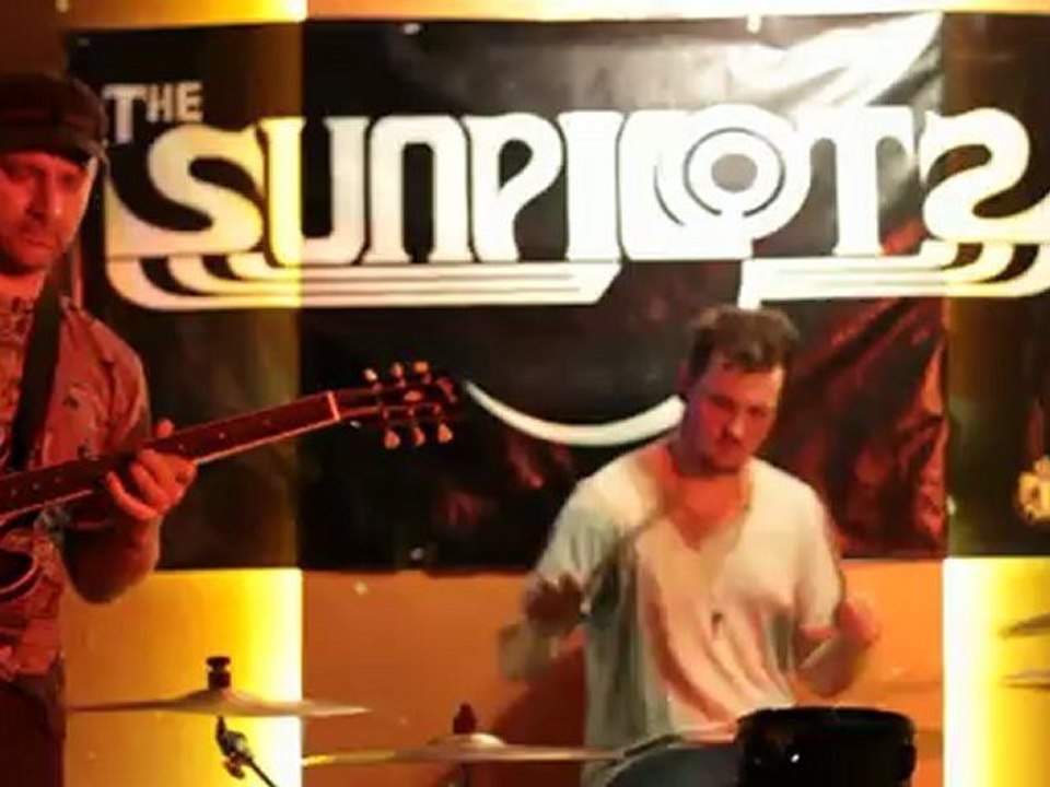 Extrait 1 " The Sunpilots " au Roger's Café le 15/05/2012