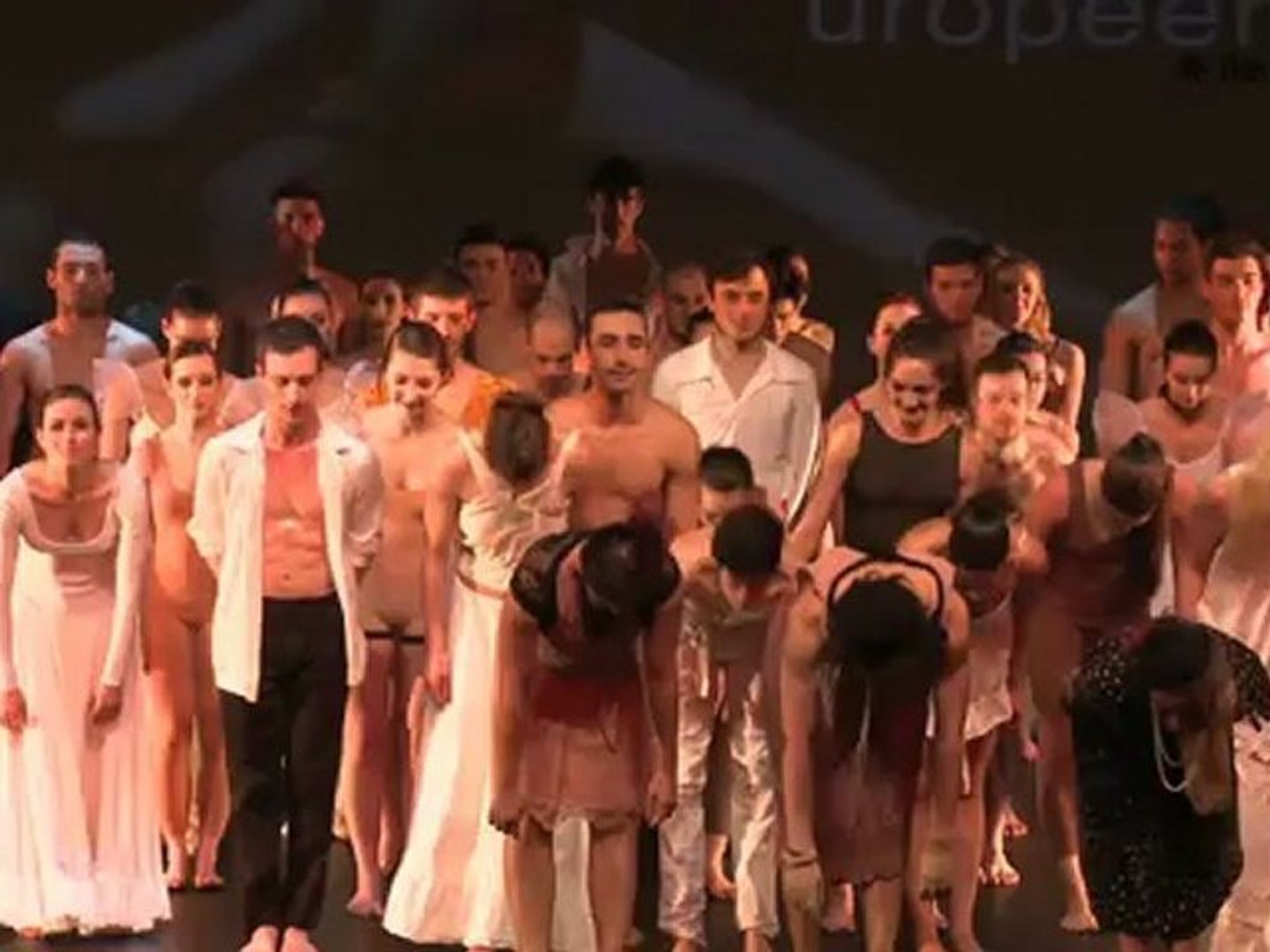 Le Jeune Ballet européen fait ses premiers pas sur scène - Vidéo Dailymotion
