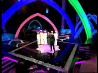 بكاء الجمهور عند سماع أغنية (محمد نبينا).flv