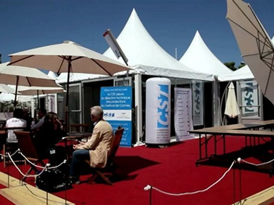 Cannes, le bruit des vagues, le stand de la CST, préparation du Prix Vulcain...