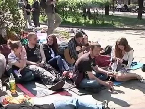 euronewsru - Лагерь оппозиции на Чистых прудах ликвидирован [H.264 360p]