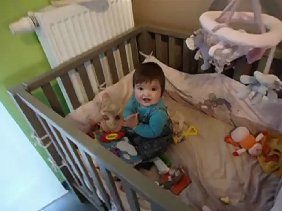 Léa fait bravo à 11 mois