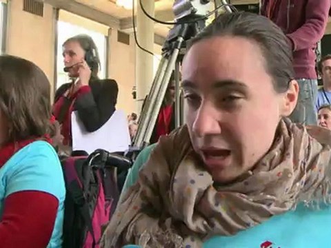 Omar Sy danse pour des Intouchables bien réels