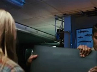 Piranha 3DD - Clip 2