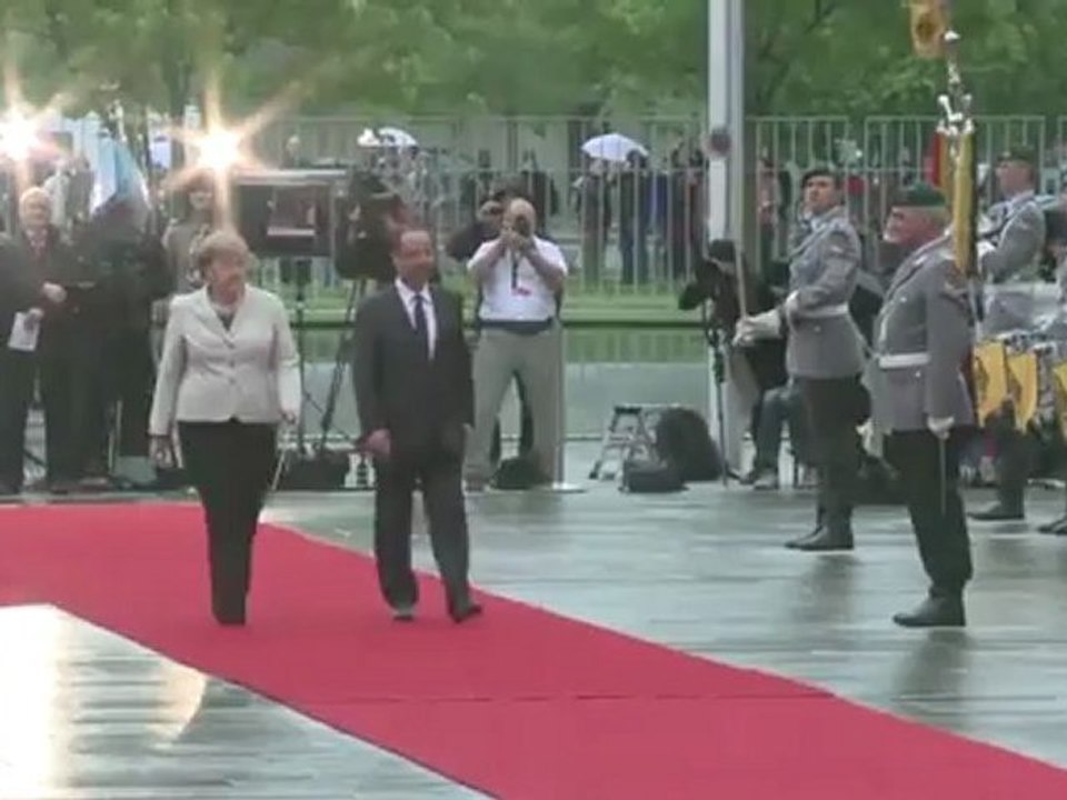 Situation embarrassante pour Hollande devant Angela Merkel ...