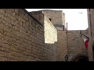 Download Video: Napoli - Lo splendore leggendario di Castel dell'Ovo