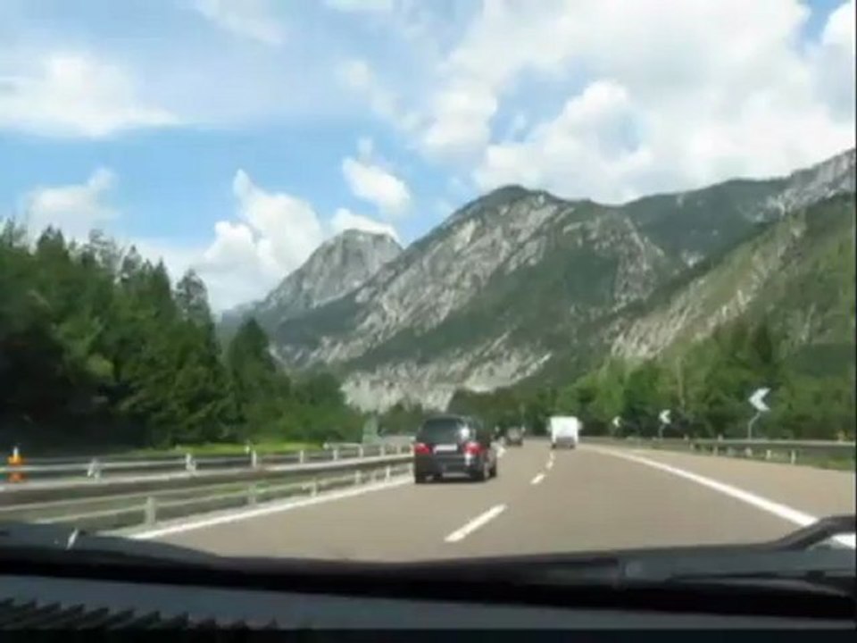 Anh xin làm - Minh Chau (Highway in Austria)