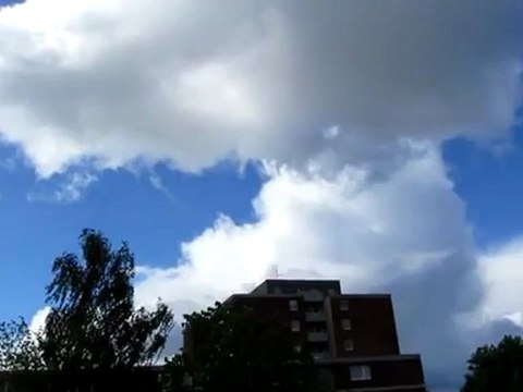 faux avion ?Chemtrails .orb white Lightballs. Jets Fake plane. 16.05.2012