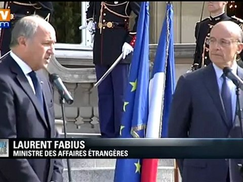 Passation de pouvoirs entre Juppé et Fabius