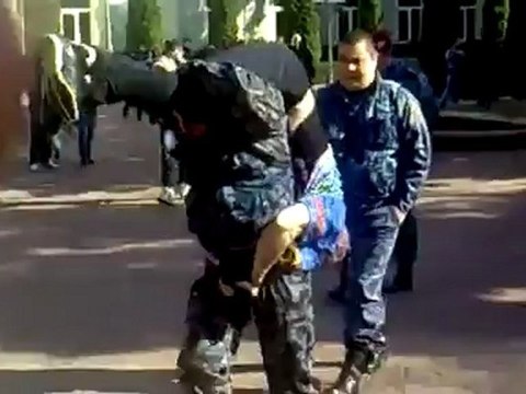 1 mec Vs. 2 flics (3 angle)