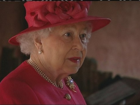 Queen visits rhinos on Jubilee tour