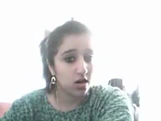 0497 - Elle chantait et se prend une baffe par sa soeur