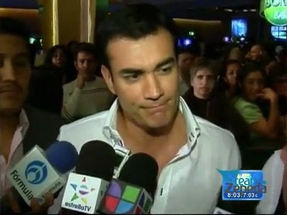 David Zepeda @davidzepeda1 habla sobre Angelique y aclara rumores