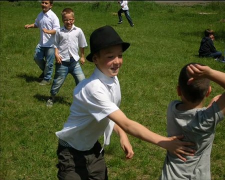 Hungarian Folk Games / Comenius Project CAN I PLAY?