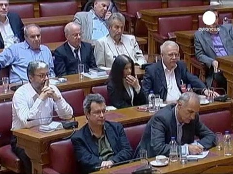 Grecia: giurano i ministri del governo di transizione