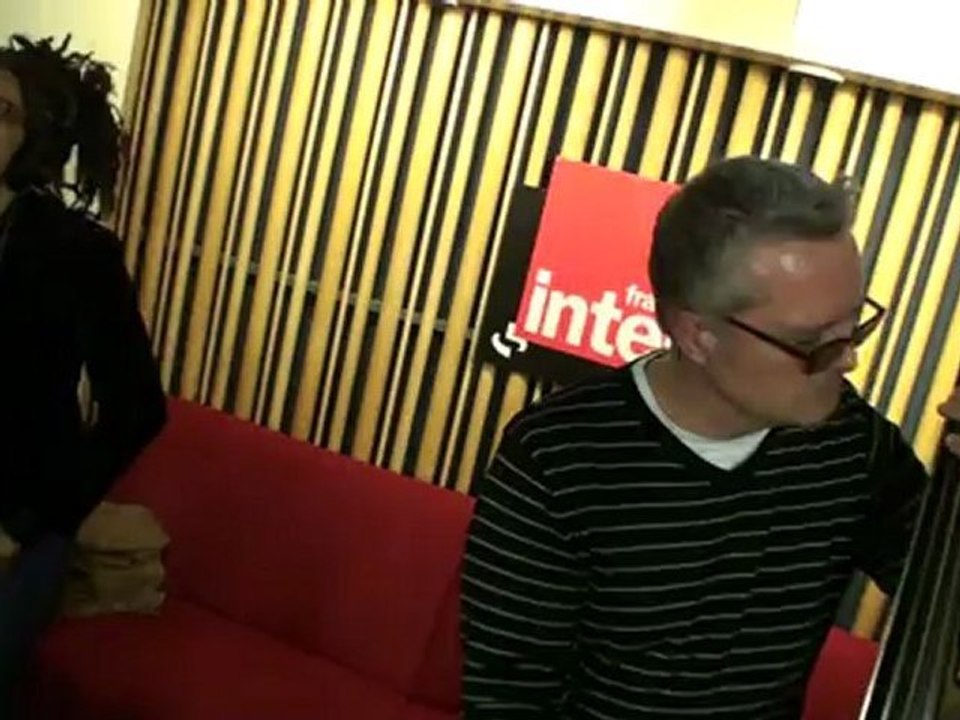 MINA AGOSSI "Sleep Babe Blues" live pour OUVERT LA NUIT